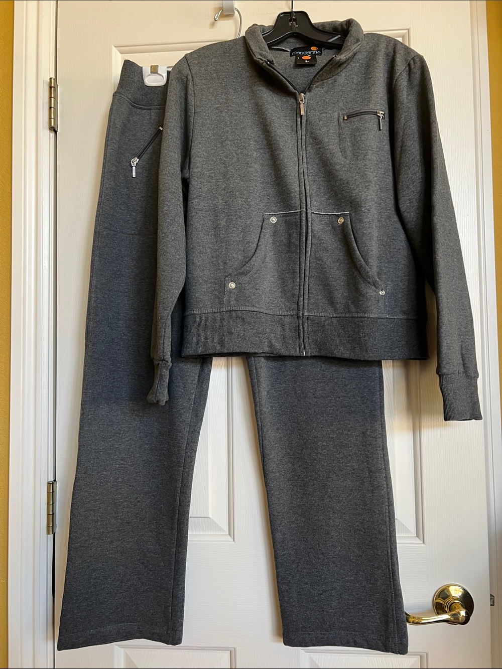 Mandarine 2 piece outfit / sets ( NWOT )
 ( Full zip / wider leg pants )